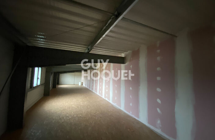 Local commercial Saint Medard De Guizieres 630 m2 — photo 3