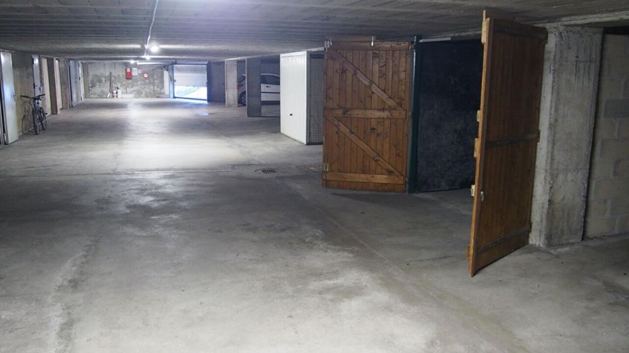 garage  pièces 11 m2 à vendre à Dijon (21000)