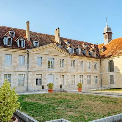 Appartement 4 pièces 1110 €