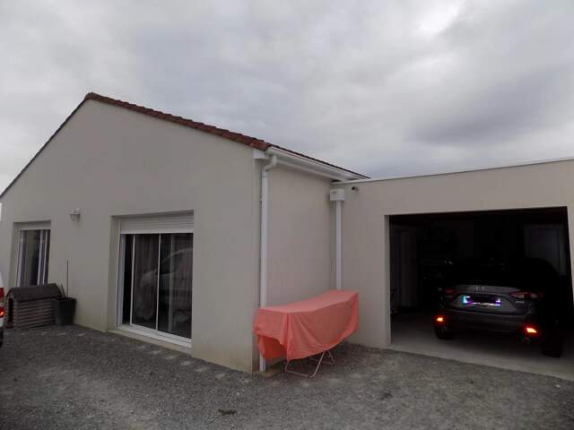 Maison de plain pied de 96,17m² à Epannes — photo du bien