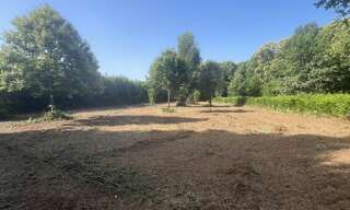 Terrain  1652 m² à vendre à Saint-Pierre-de-Frugie (24450)