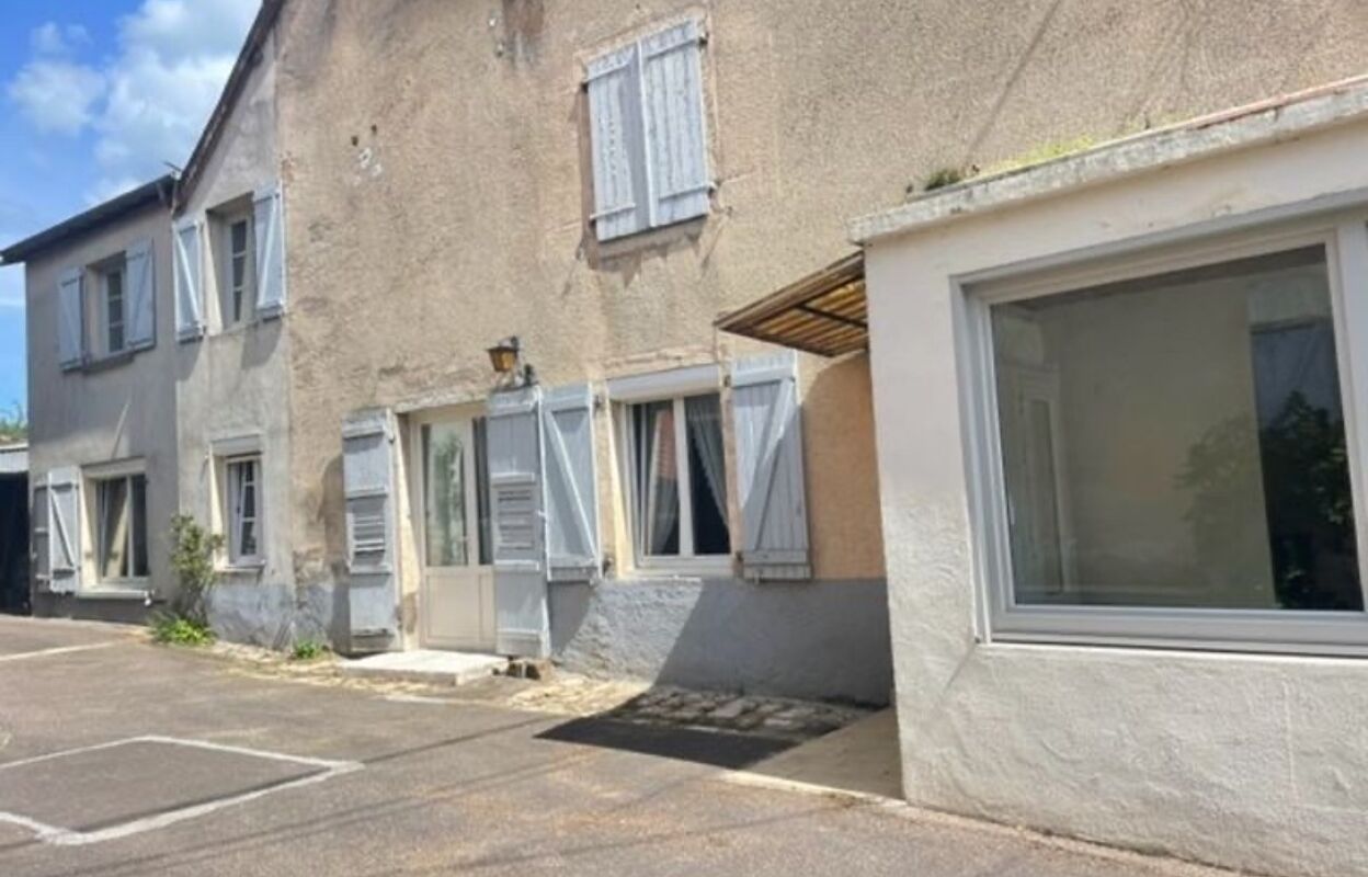 maison 11 pièces 310 m2 à vendre à Combeaufontaine (70120)