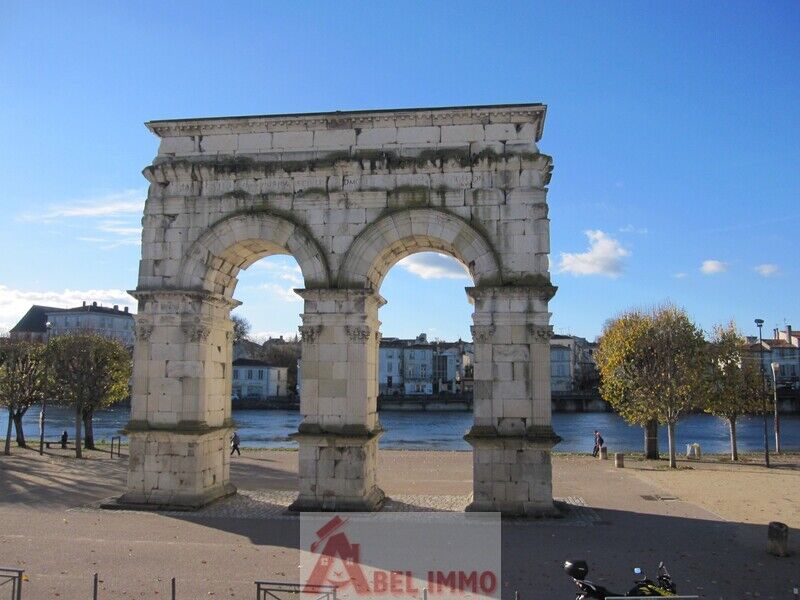 Immeuble  T8 à vendre Saintes 17100