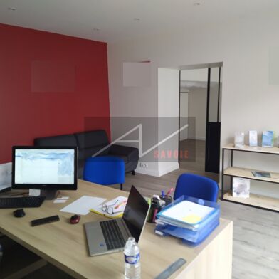 Commerce 4 pièces 980 €