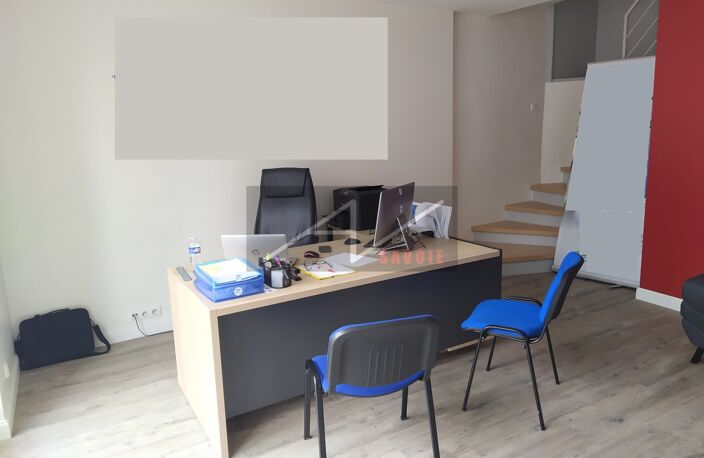Local commercial — photo 2
