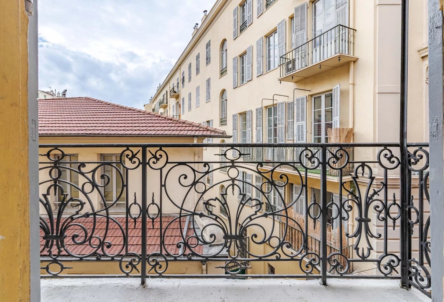 Nice, Carré-d'Or, Appartement 2 pièces de 28m2 complètement rénové — photo 1