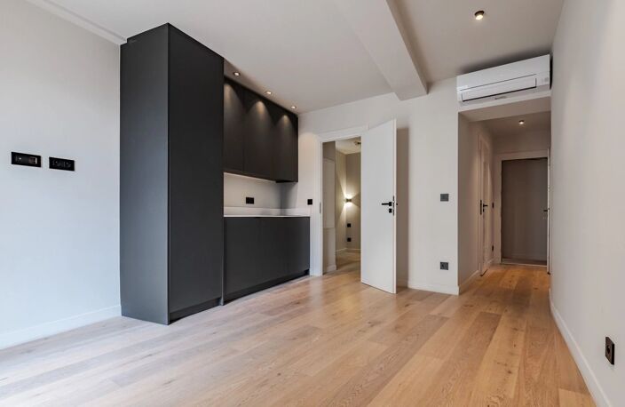 Nice, Carré-d'Or, Appartement 2 pièces de 28m2 complètement rénové — photo 2