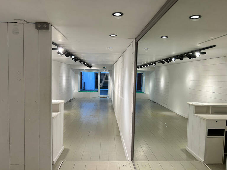 St Jean de Luz - centre ville - Local commercial — photo 1