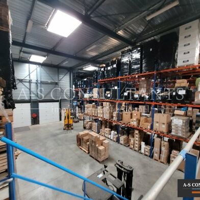 Local industriel 1350 m²