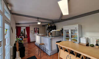 Commerce  400 m² à vendre à Saint-Georges-des-Coteaux (17810)