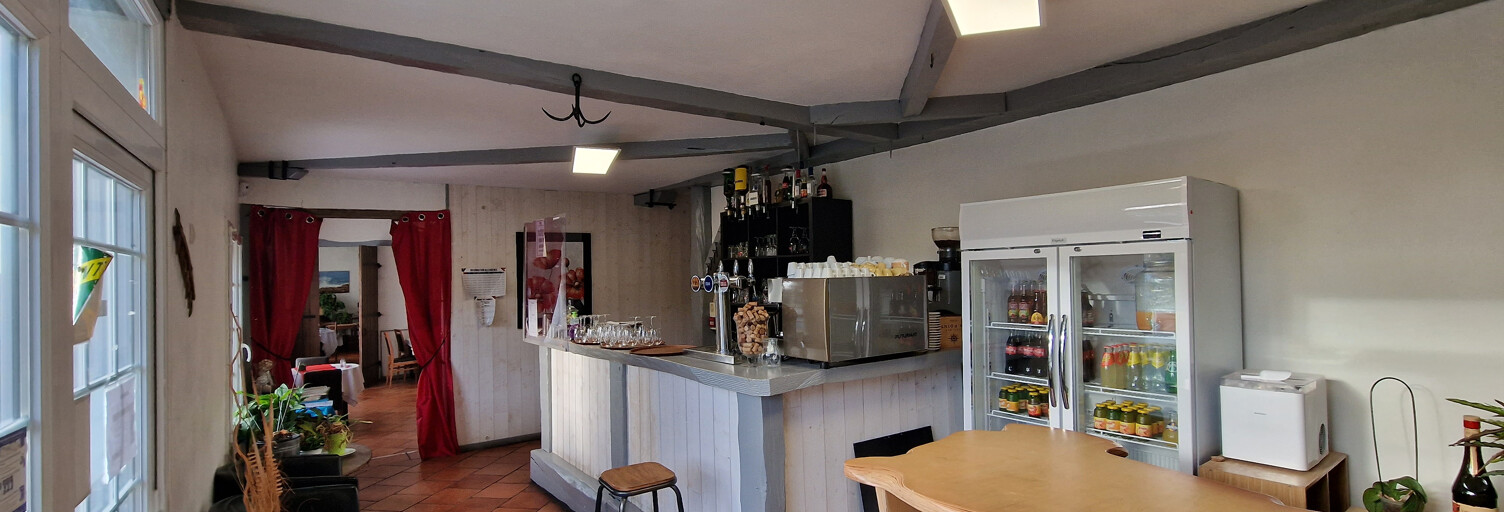 Commerce  400 m² à vendre à Saint-Georges-des-Coteaux (17810)