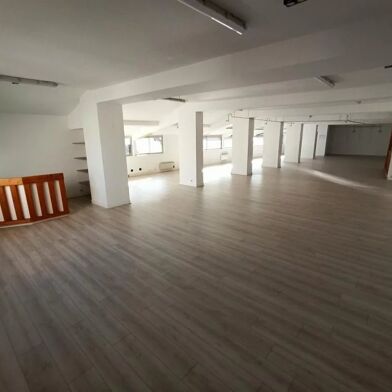 Commerce 380 m²