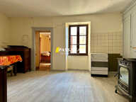 A VENDRE - Maison d'habitation de type 4 avec cour intérieure - SEVERAC D'AVEYRON — photo 3