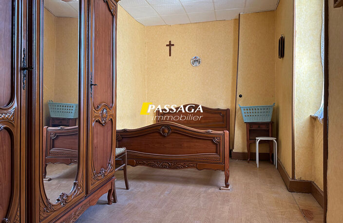 A VENDRE - Maison d'habitation de type 4 avec cour intérieure - SEVERAC D'AVEYRON — photo 4