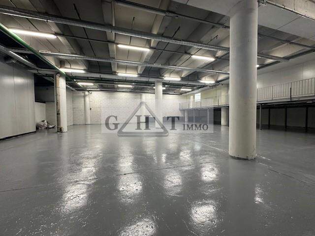 ENTREPOT BUREAUX 1200M² BAGNOLET — photo du bien