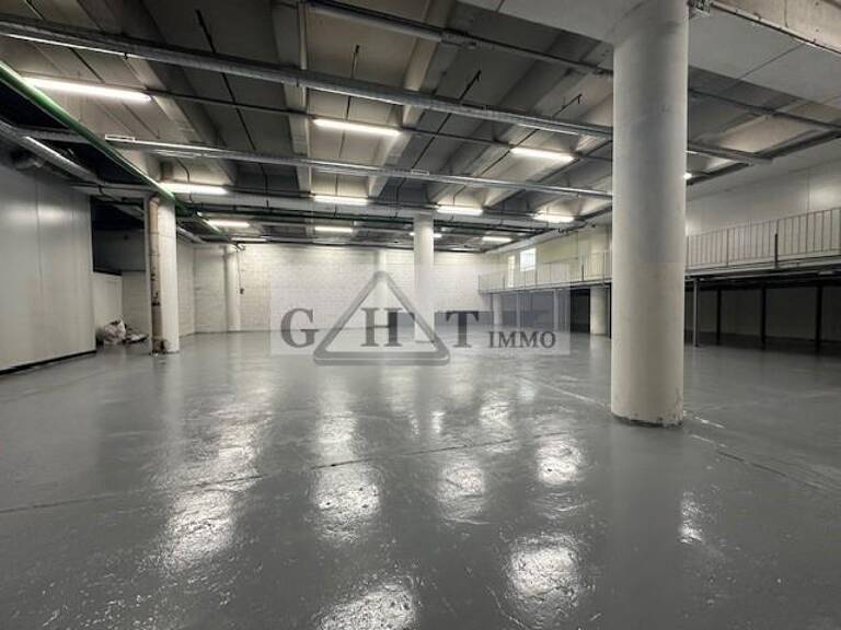 ENTREPOT BUREAUX 1200M² BAGNOLET — photo 1