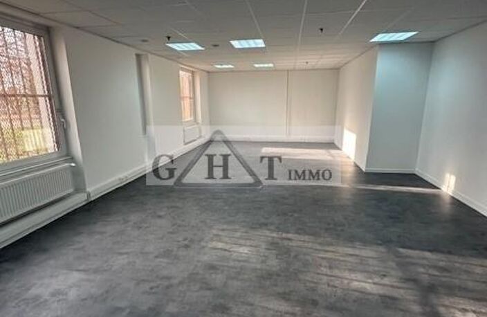 ENTREPOT BUREAUX 1200M² BAGNOLET — photo 3