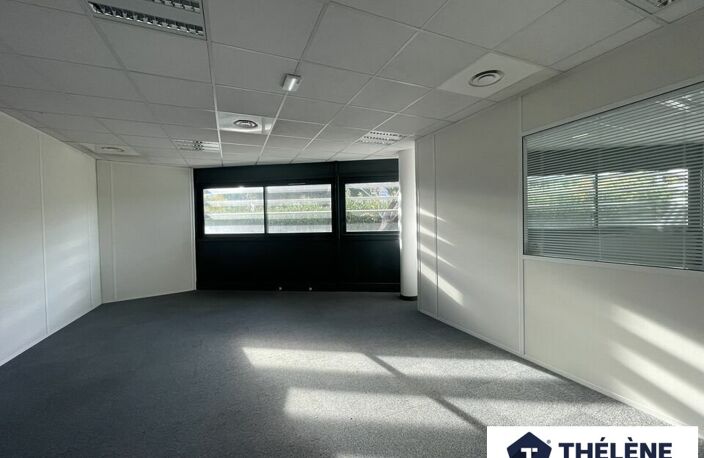 BUREAUX à LOUER — photo 3