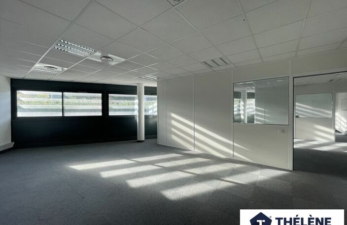 BUREAUX à LOUER — photo 4