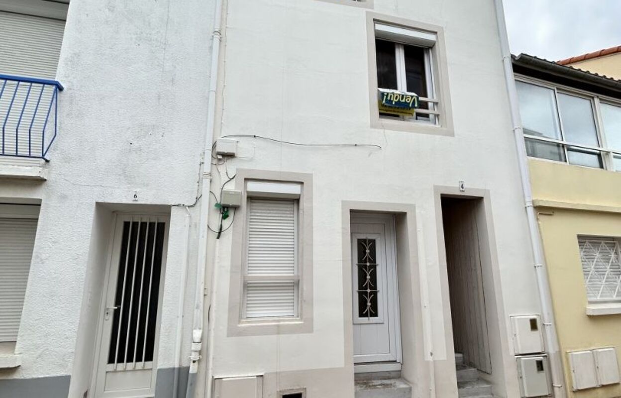 immeuble  pièces 75 m2 à vendre à Les Sables-d'Olonne (85100)