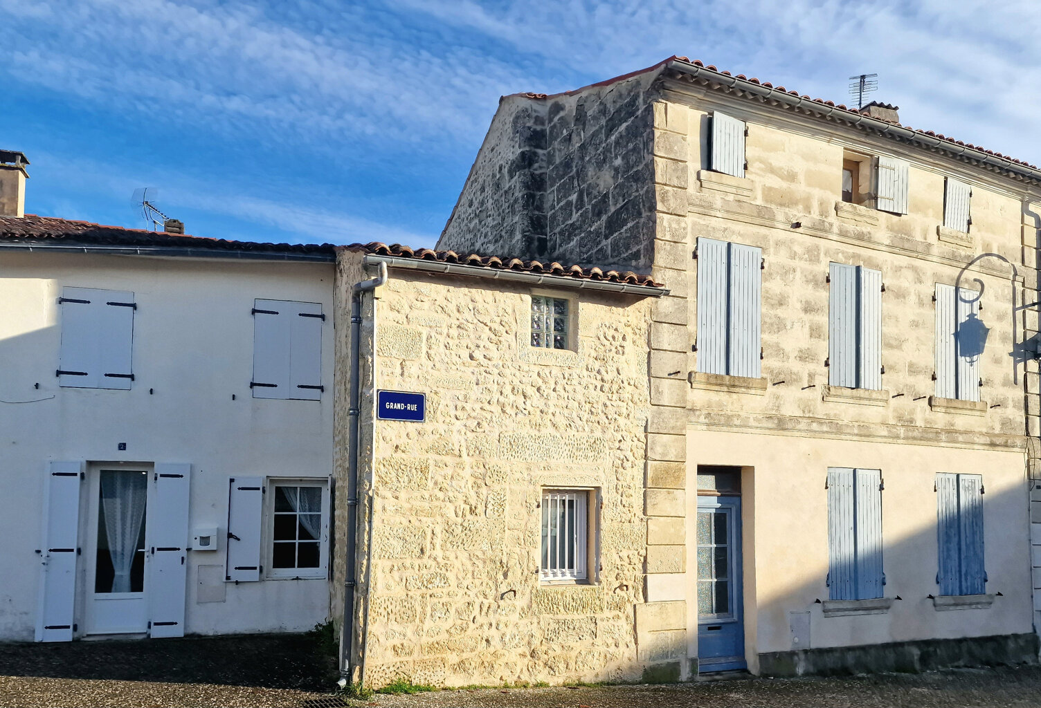 Vente maison  255 m² Saint-Georges-des-Coteaux (17810) — photo 1