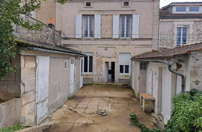 vente maison 192 380 € à proximité de Roullet-Saint-Estèphe (16440)
