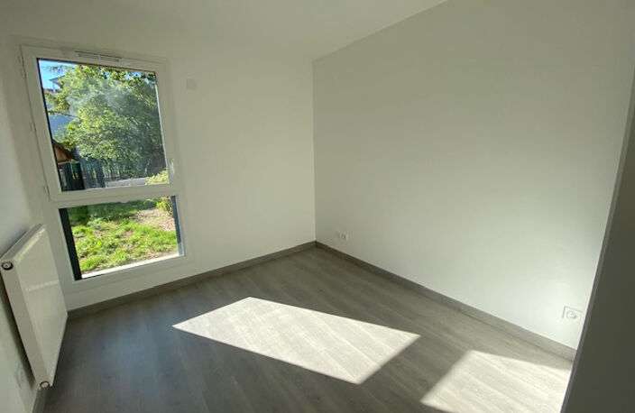 T4 90M2 - REZ DE JARDIN - TERRASSE 33M2 — photo 4