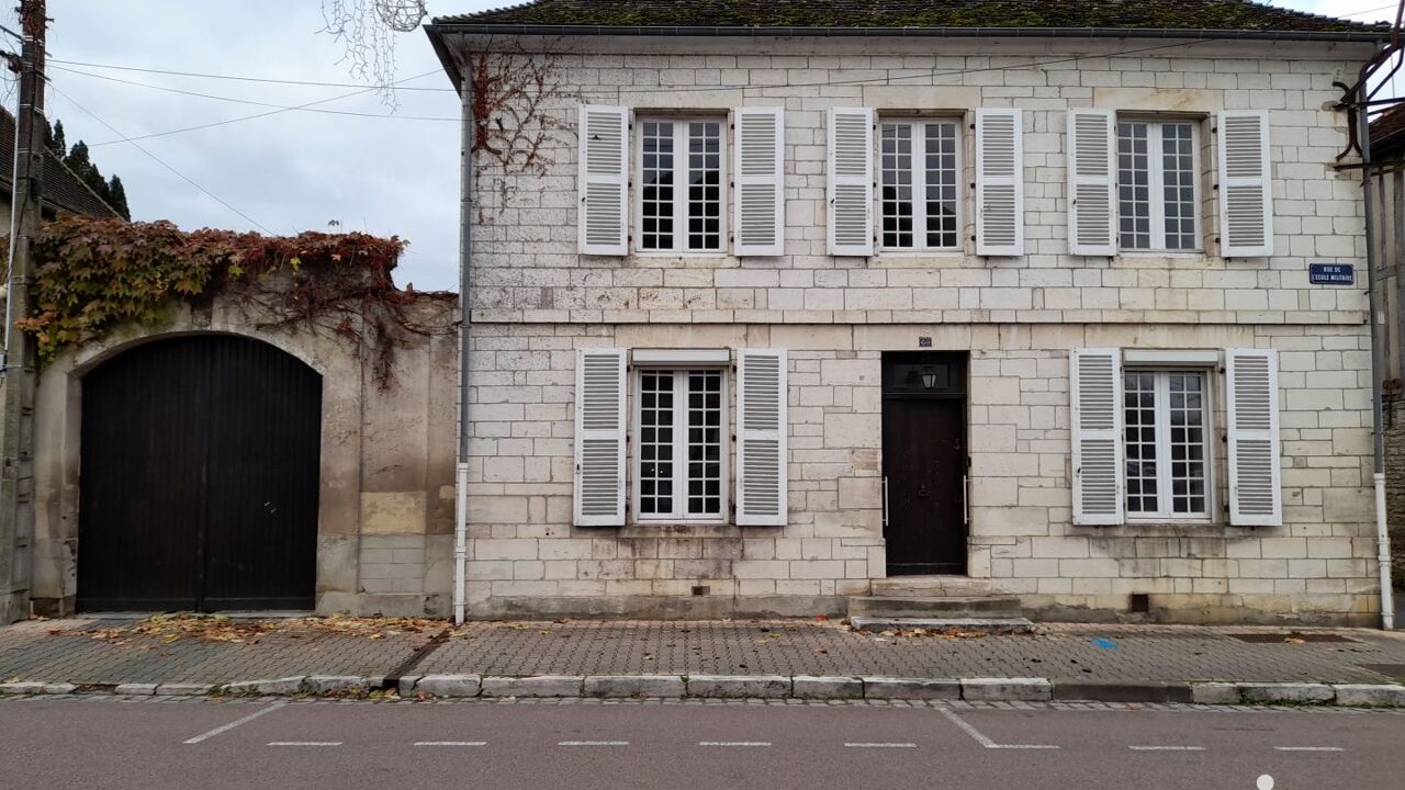 maison 9 pièces 221 m2 à vendre à Brienne-le-Château (10500)