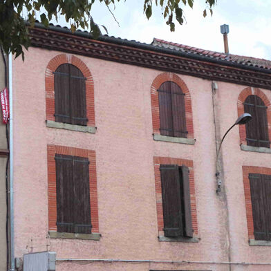 Immeuble  233200 €