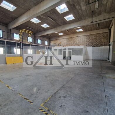 Local industriel 1080 m²