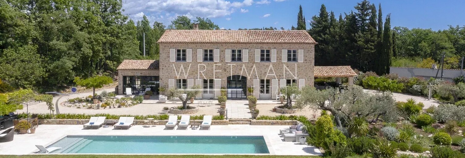 Maison 8 Pièces 328 m² à vendre à Tourrettes (83440)