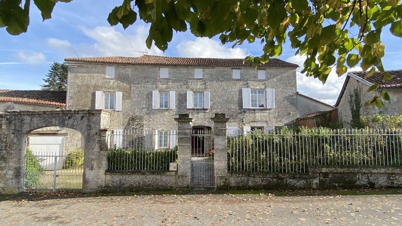 maison 9 pièces 342 m2 à vendre à Sers (16410)