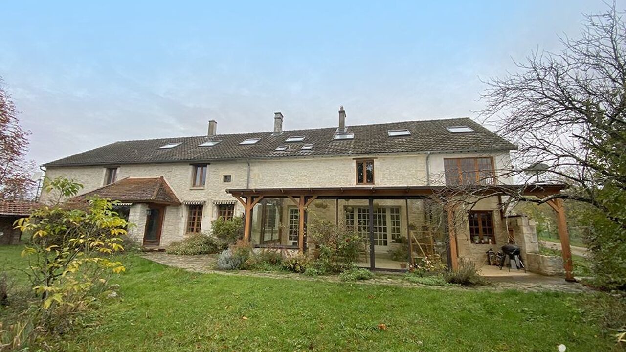 maison 13 pièces 385 m2 à vendre à Druyes-les-Belles-Fontaines (89560)