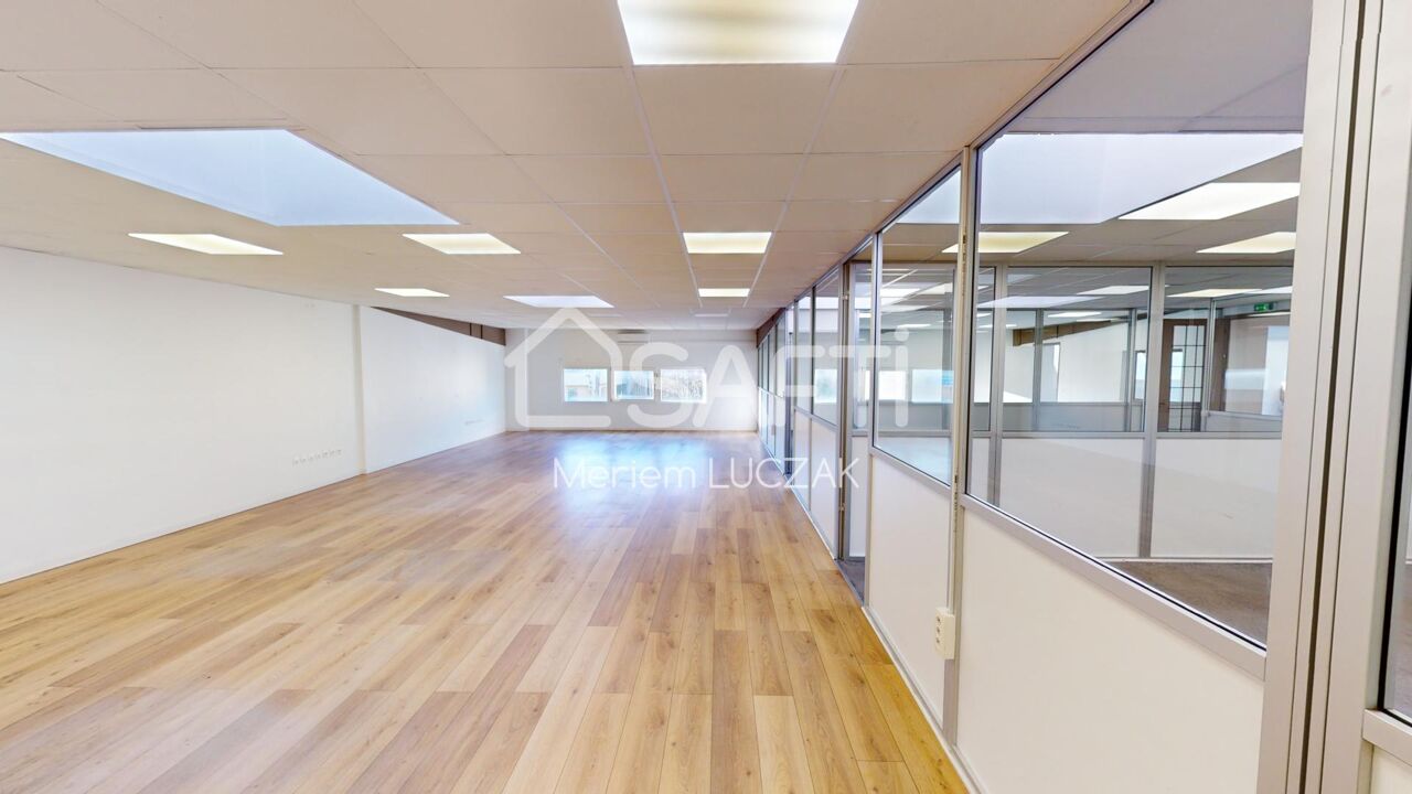 bureau 4 pièces 240 m2 à louer à Morainvilliers (78630)