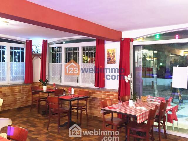 Local - 75m² - Saintes-Maries-de-la-Mer — photo du bien