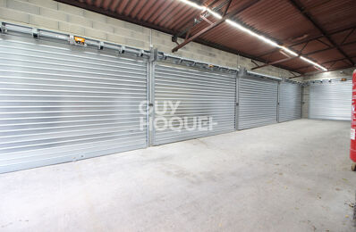 vente garage 320 000 € à proximité de Jonquières-Saint-Vincent (30300)