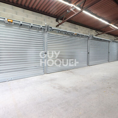 Garage 236 m²