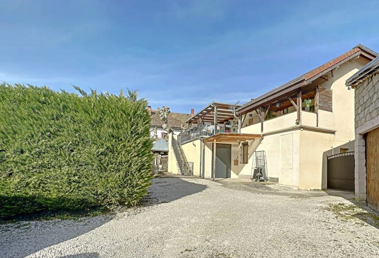 Maison  4 pièce(s) 102.46 m2 + local commercial — photo 1
