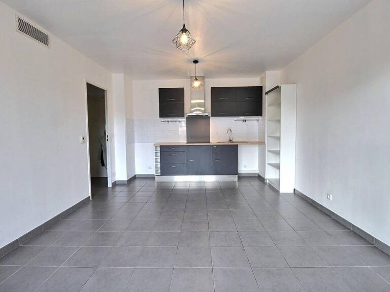 Appartement T2 44 m² vendu loué avec terrasse et garage – Très bon état – 13010 Marseille — photo 1