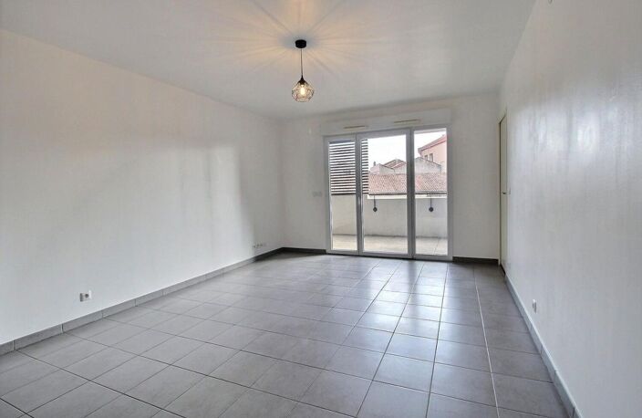 Appartement T2 44 m² vendu loué avec terrasse et garage – Très bon état – 13010 Marseille — photo 4
