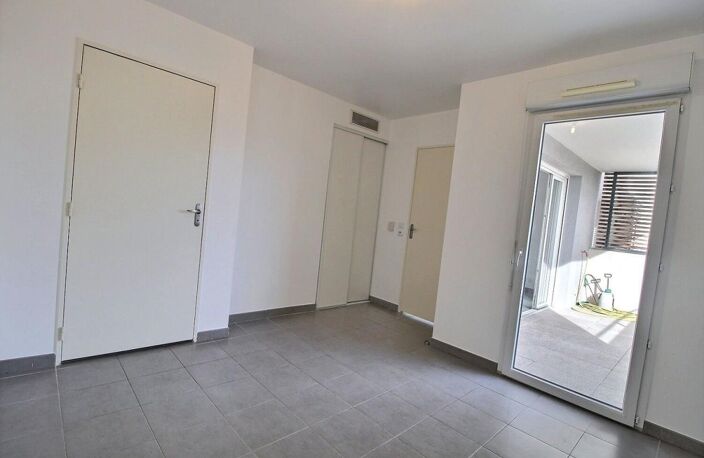 Appartement T2 44 m² vendu loué avec terrasse et garage – Très bon état – 13010 Marseille — photo 5