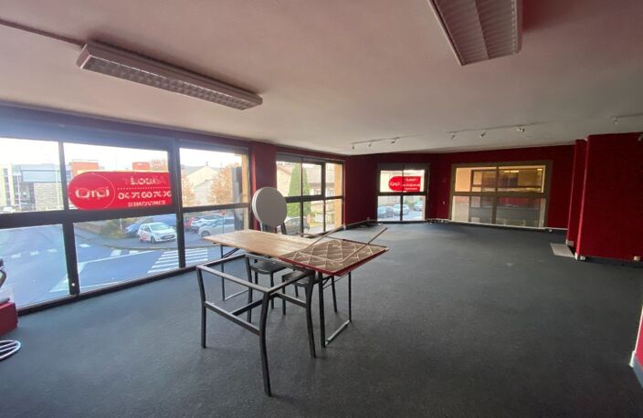 Local commercial Saint Flour 90 m2 — photo 3