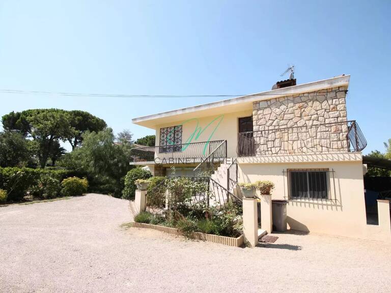 ROQUEFORT-LES-PINS : HYPER CENTRE — photo 1