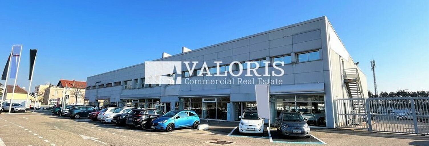 Commerce  2350 m² à louer à Vénissieux (69200)