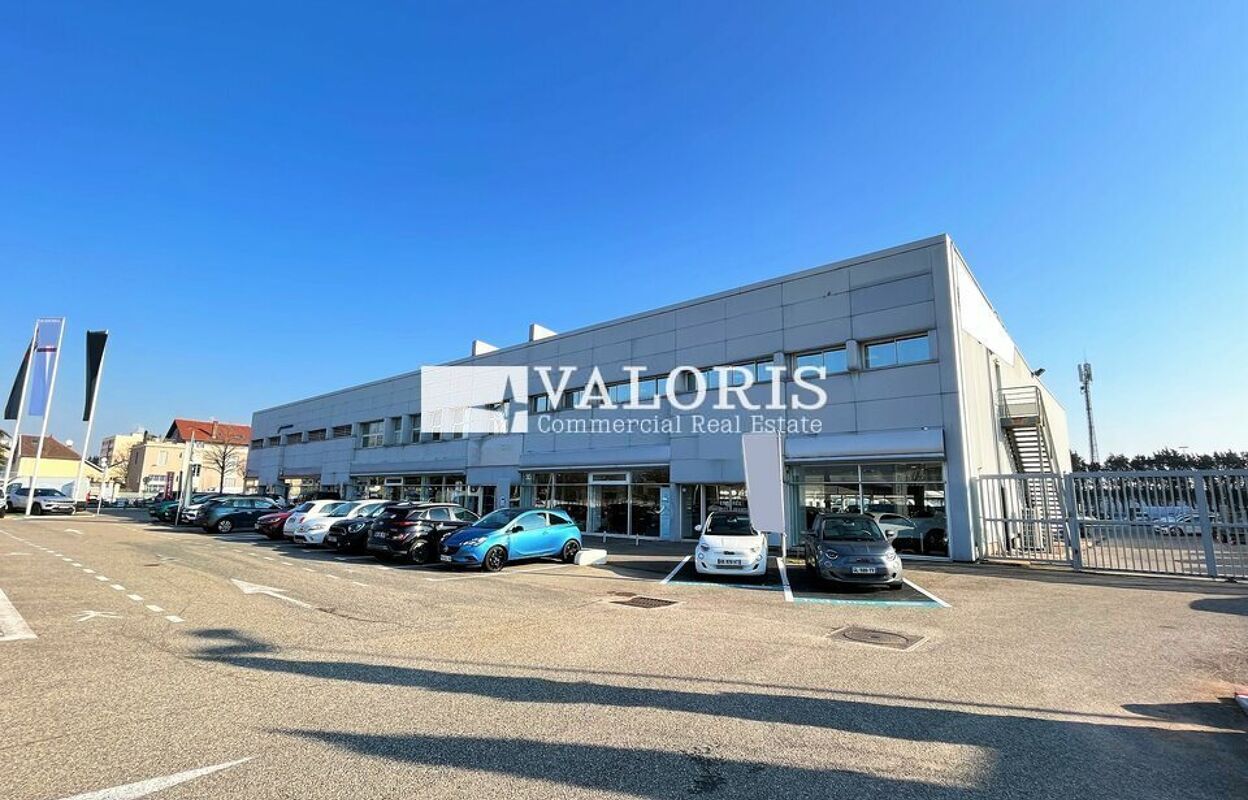 commerce  pièces 2350 m2 à louer à Vénissieux (69200)