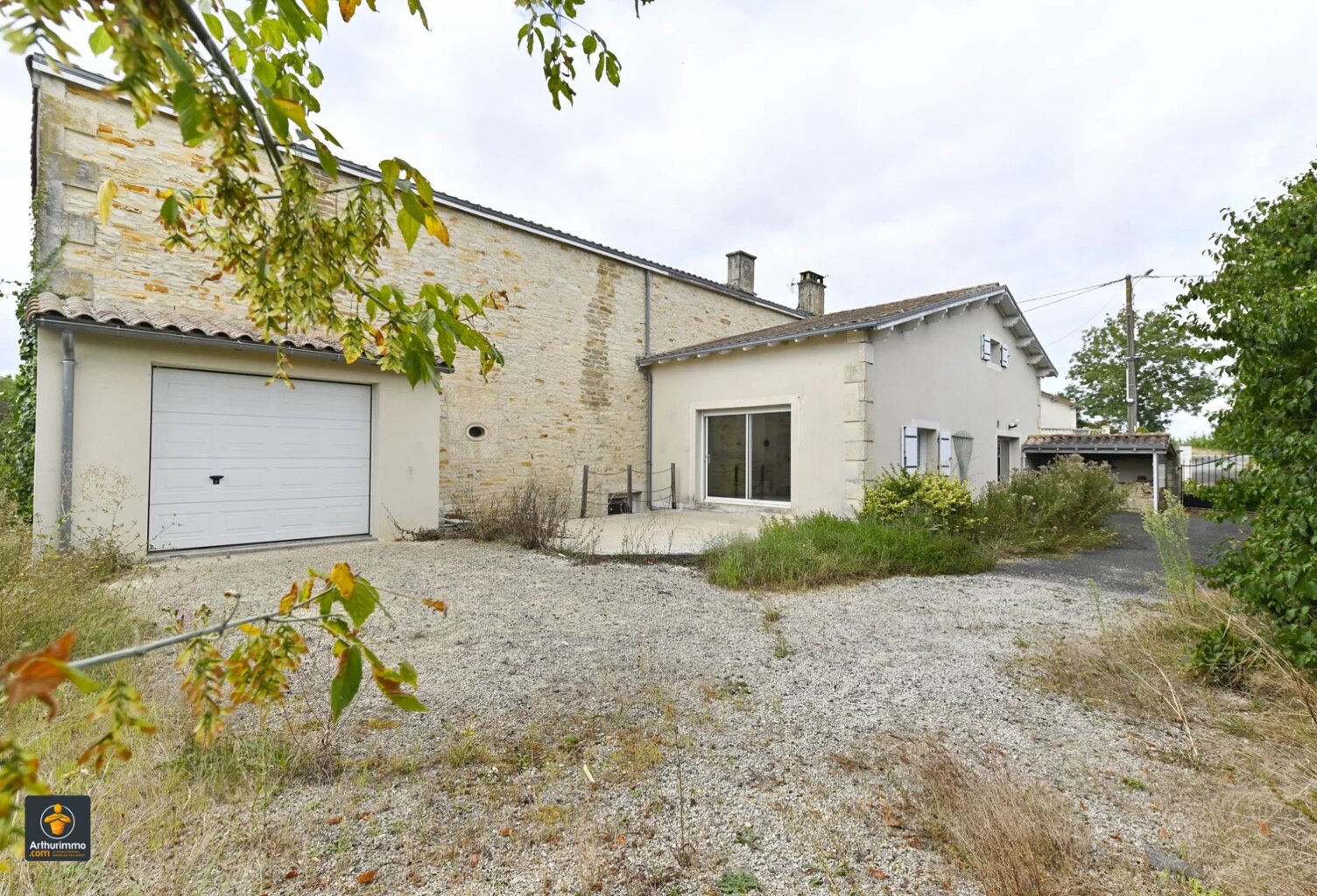 Maison en pierre de type longère 206 m² à MARIGNY — photo 1