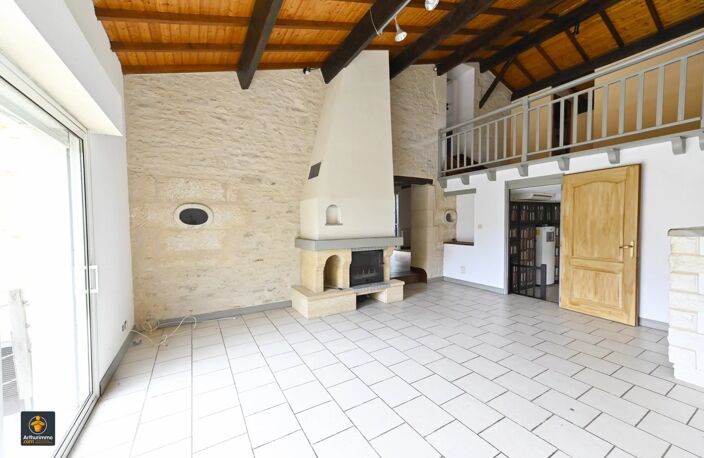 Maison en pierre de type longère 206 m² à MARIGNY — photo 2