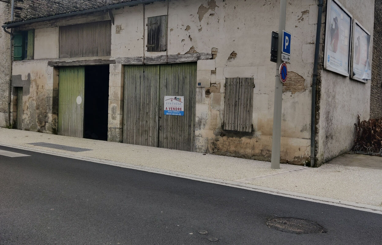 maison 2 pièces 215 m2 à vendre à Asnières-la-Giraud (17400)