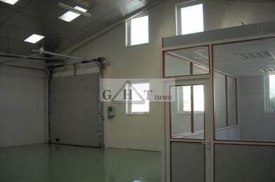 Local industriel  2030 €