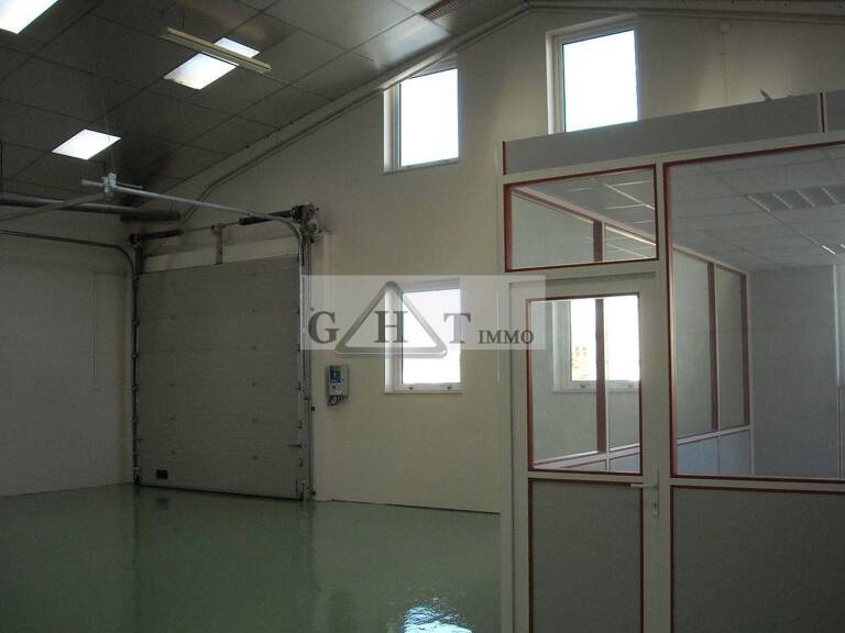 Local d'activité de 150 m² à louer à SAINT OUEN L'AUMONE — photo 1